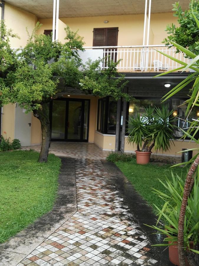 Hotel La Romantica Manerba del Garda Εξωτερικό φωτογραφία